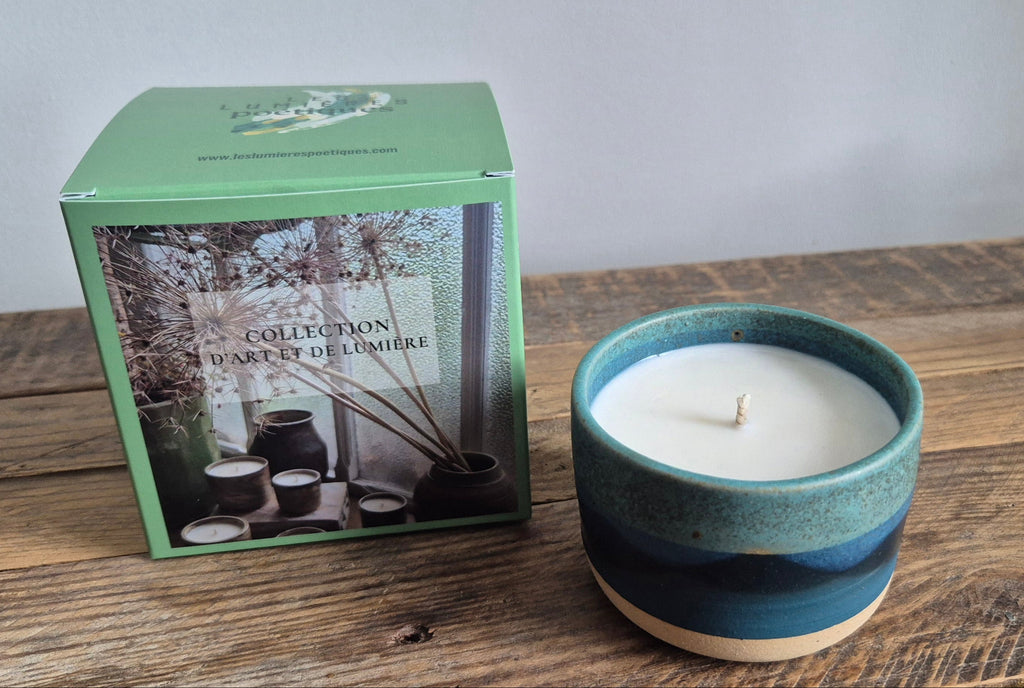 Bougie artisanale Thalassa – Collection Les Océaniques (céramique & cire végétale)