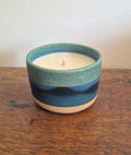Bougie artisanale Thalassa – Collection Les Océaniques (céramique artisanale & cire végétale)