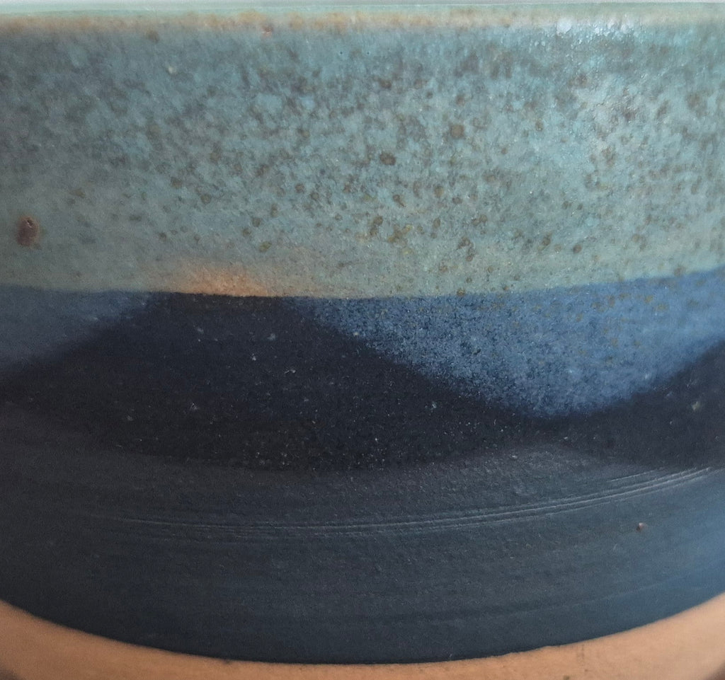 Bougie artisanale Thalassa – Collection Les Océaniques (céramique artisanale & cire végétale)